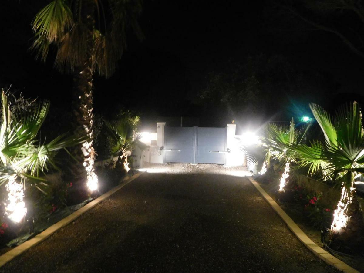Grand Appartement Dans Maison Avec Piscine Privee Fréjus المظهر الخارجي الصورة